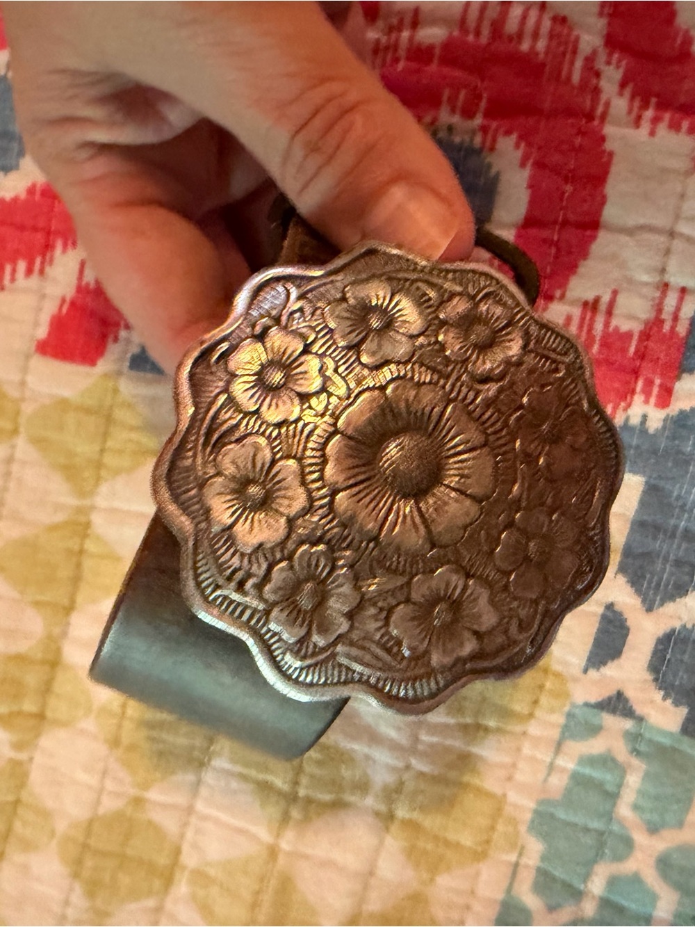 Lucky Brand sunflower Embossed Metal Buckle with brown leather belt, 32” small